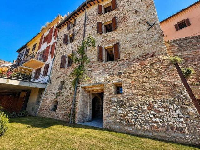 Rustico/casale/corte in vendita a Cerreto d'Esi via Fiorenzuola, 5