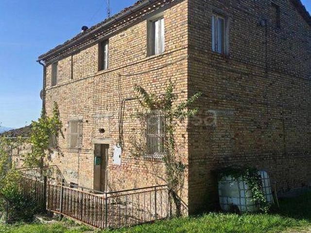 Rustico/casale/corte in vendita a Cingoli