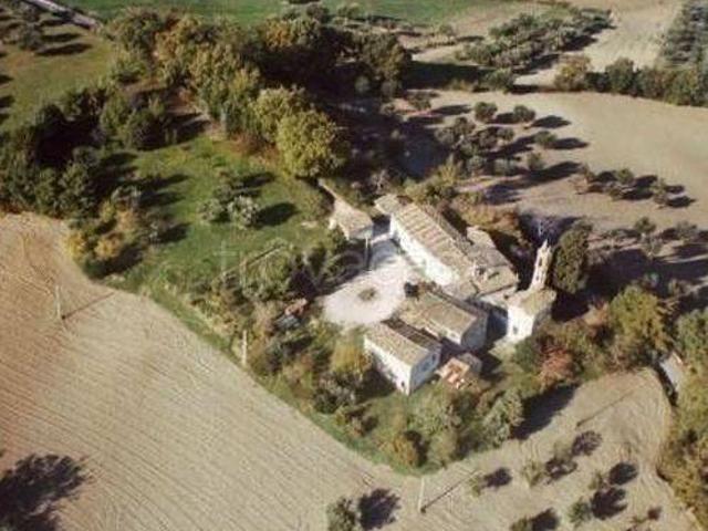 Rustico/casale/corte in vendita a Cingoli