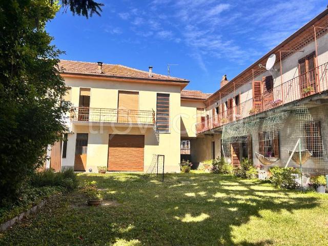 Rustico/casale/corte in vendita a Coazzolo via Maestra, 52