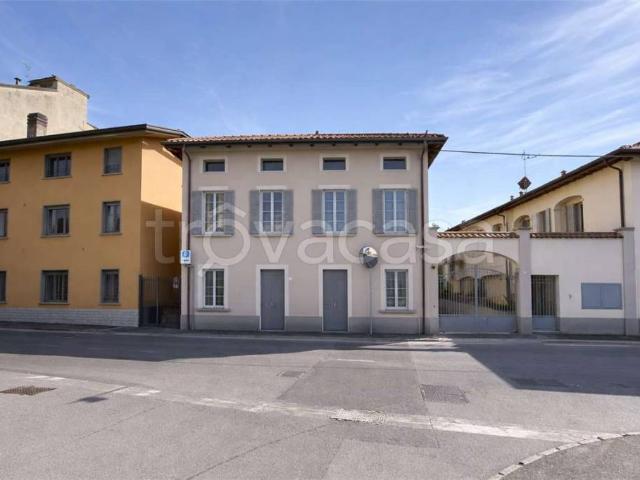 Rustico/casale/corte in vendita a Cologno al Serio