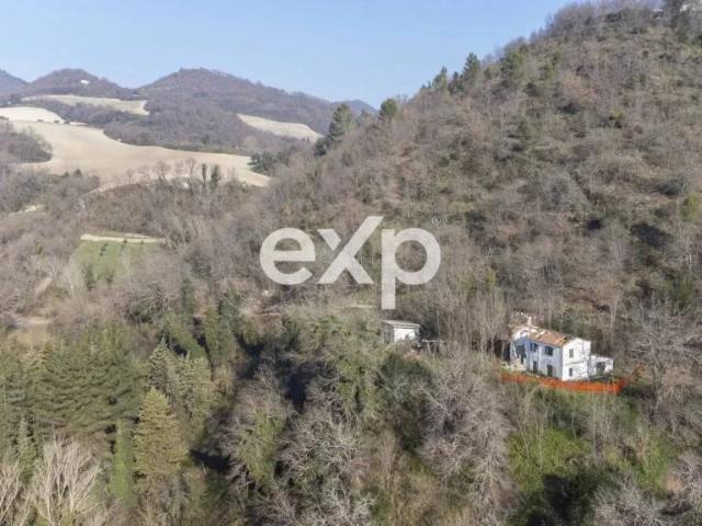 Rustico/casale/corte in vendita a Colli al Metauro via Molino