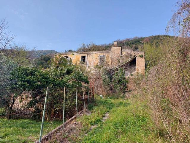 Rustico/casale/corte in vendita a Costa, Mercato San Severino