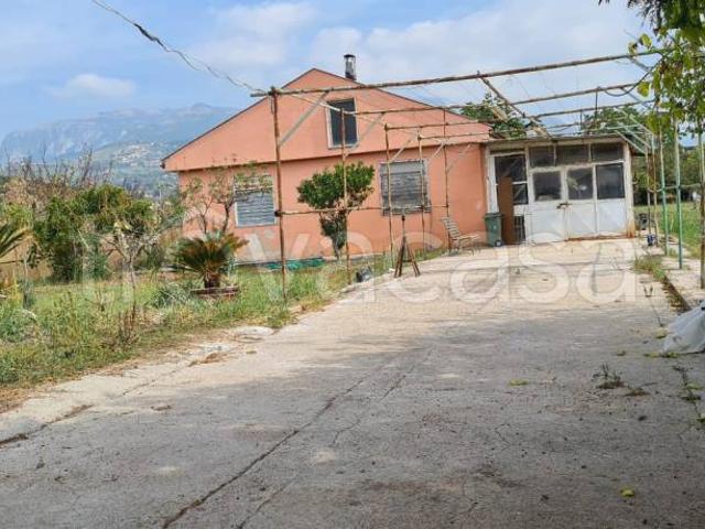 Rustico/casale/corte in vendita a Eboli via Prato