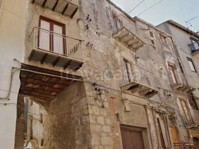 Rustico/casale/corte in vendita a Favara via Umberto, 178