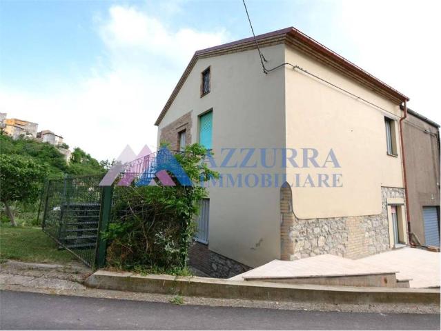 Rustico/casale/corte in vendita a Fresagrandinaria