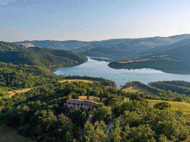 Rustico/casale/corte in vendita a Gubbio