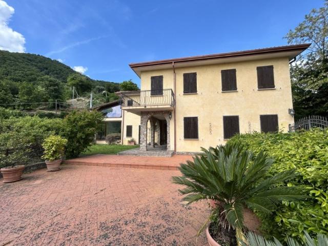 Rustico/casale/corte in vendita a Galzignano Terme via Roccolo