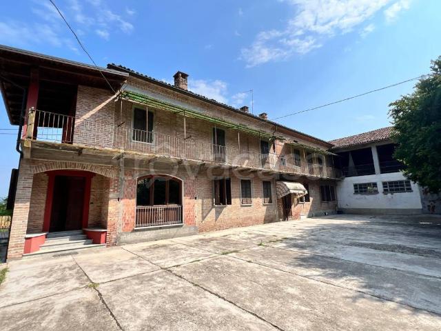 Rustico/casale/corte in vendita a Isola d'Asti via Valle Tanaro