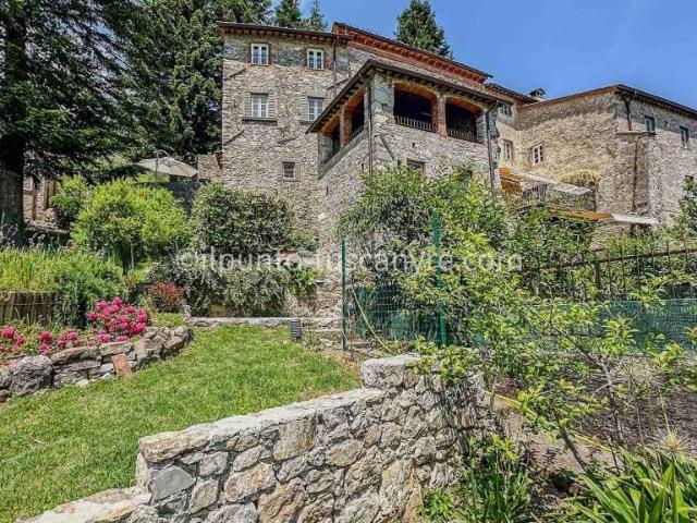 Rustico/casale/corte in vendita a Pescaglia