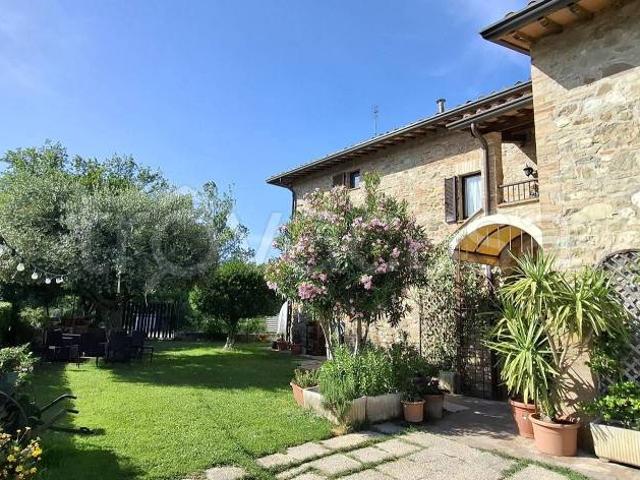Rustico/casale/corte in vendita a Perugia strada della Milizia, Casa del diavolo