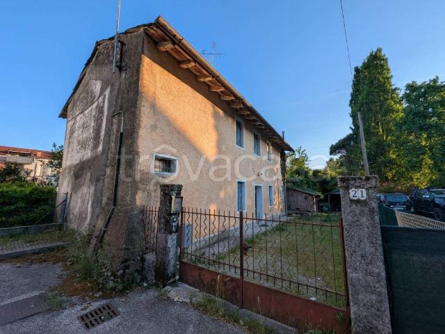 Rustico/casale/corte in vendita a Pordenone via Carnaro, 21