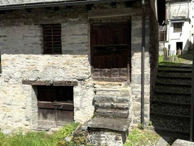 Rustico/casale/corte in vendita a Premia via Piazza
