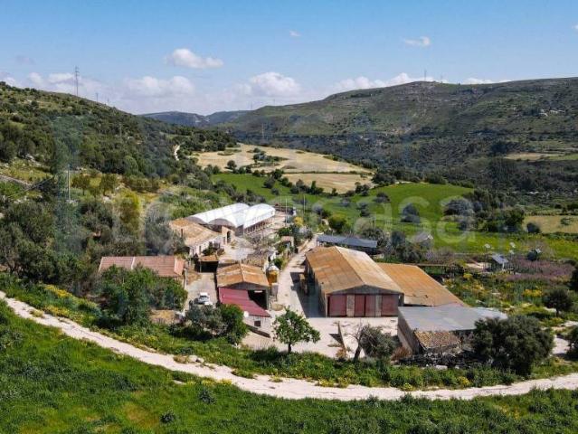 Rustico/casale/corte in vendita a Ragusa, Conservatore San Giacomo