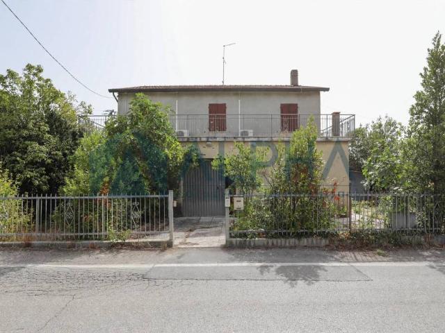 Rustico/casale/corte in vendita a Rimini via Pradese, Spadarolo