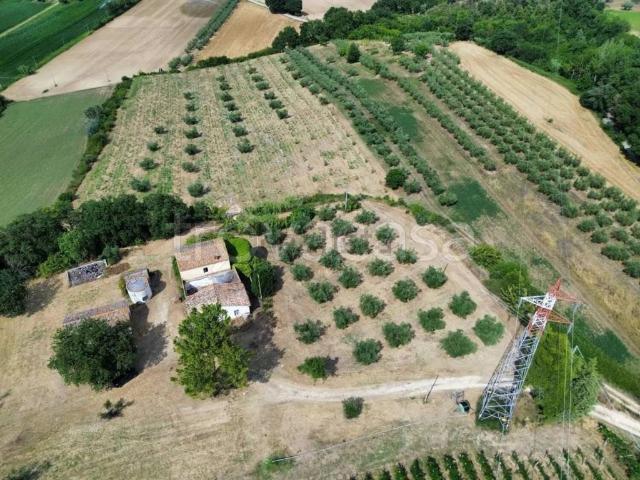 Rustico/casale/corte in vendita a Rosciano