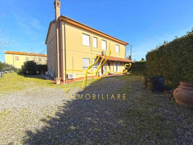 Rustico/casale/corte in vendita a Rosignano Marittimo, Vada
