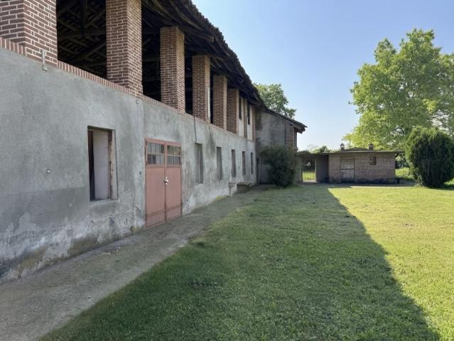 Rustico/casale/corte in vendita a Scalenghe