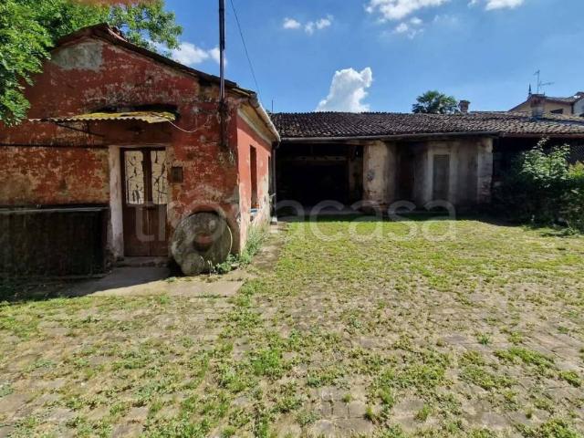 Rustico/casale/corte in vendita a Sesto ed Uniti via Crotti, 60, Sesto Cremonese