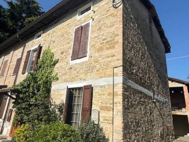 Rustico/casale/corte in vendita a Tizzano Val Parma strada della Cornia, Albazzano