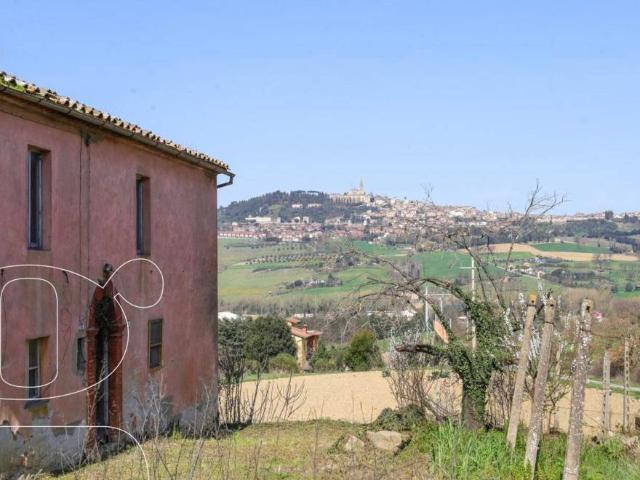 Rustico/casale/corte in vendita a Todi
