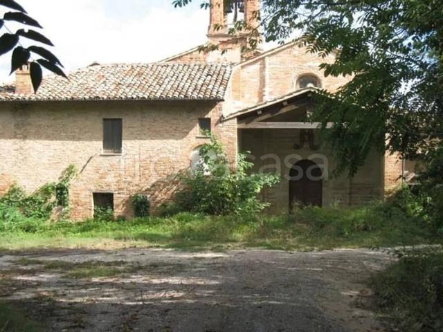 Rustico/casale/corte in vendita a Urbino