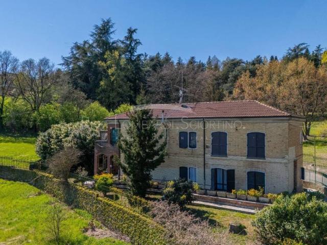 Rustico/casale/corte in vendita a Valenza via Italia, Monte