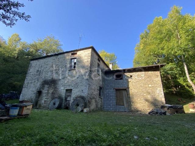 Rustico/casale/corte in vendita a Varsi