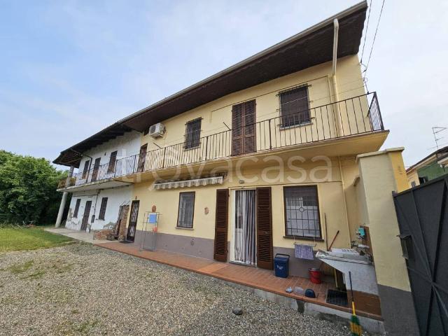 Rustico/casale/corte in vendita ad Albano Vercellese corso Umberto I, 9