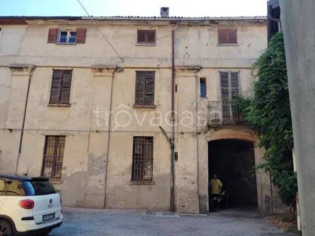 Rustico/casale/corte in vendita ad Albese con Cassano via Giacomo Gatti