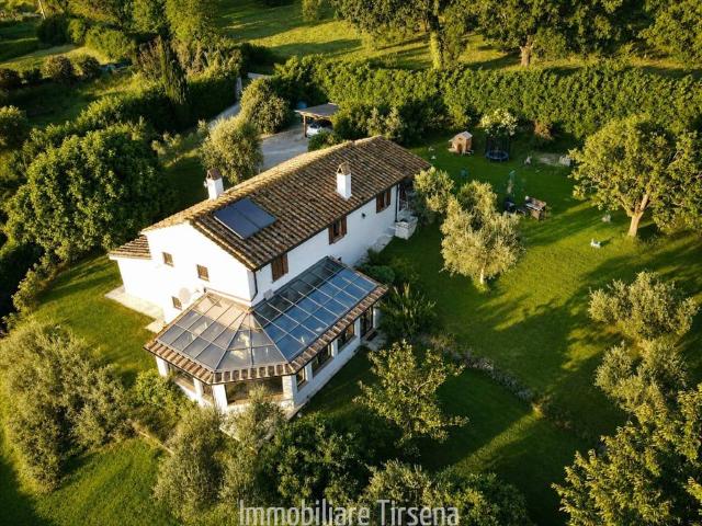 Rustico/casale/corte in vendita ad Amelia