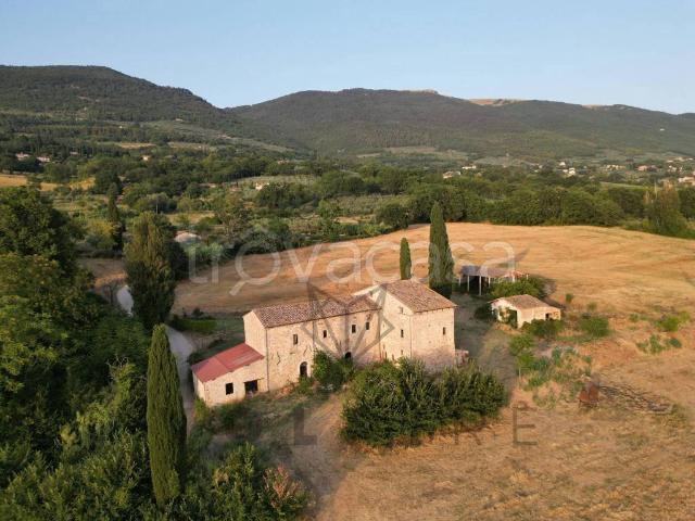 Rustico/casale/corte in vendita ad Assisi via Madre Terra
