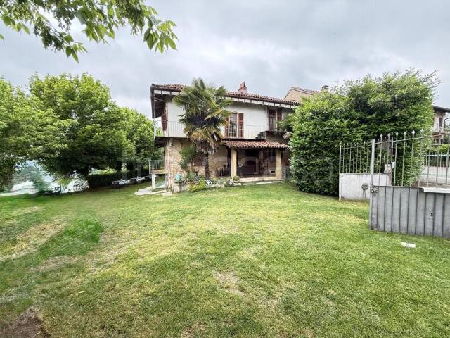 Rustico/casale/corte in vendita ad Asti, Mombarone