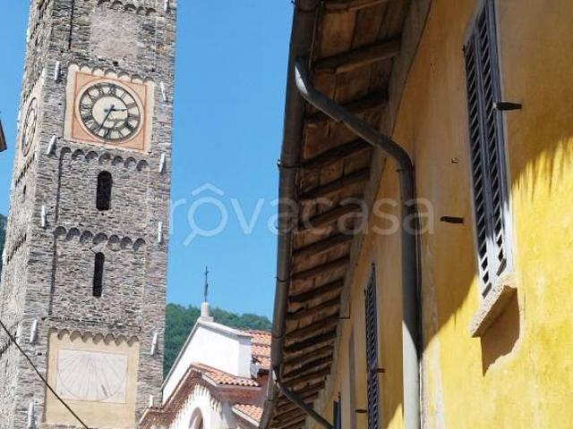 Rustico/casale/corte in vendita ad Arcisate piazza San Vittore, 3