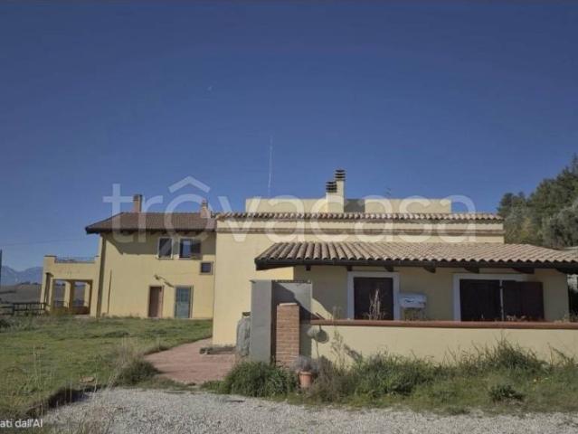 Rustico/casale/corte in vendita ad Atri