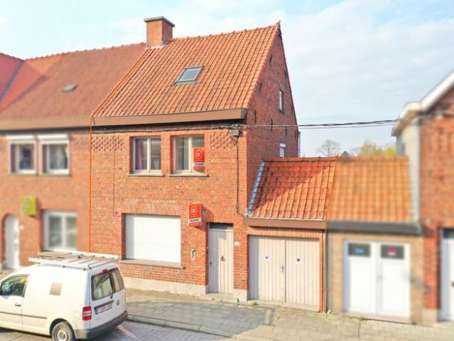 Rustig gelegen woning met 4 slaapkamers in Roeselare