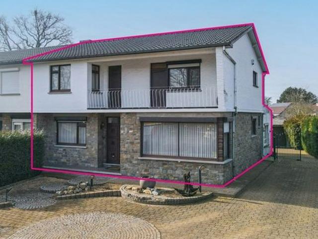 Rustig gelegen woning met 4 slpks en ruime tuin in Boekt!