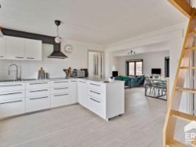 Rustig gelegen woning voor gemengd gebruik te Meerhout