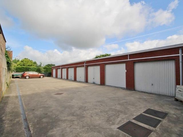 Rustig gelegen appartement met 2 slaapkamers en garagebox