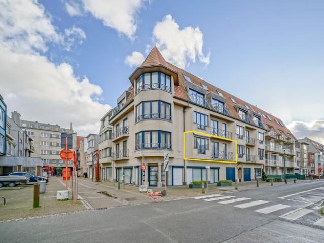Rustig gelegen appartement met 1 slaapkamer en bureau/dress