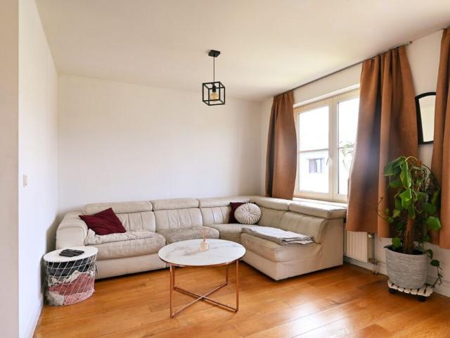 Rustig gelegen bel etage woning
