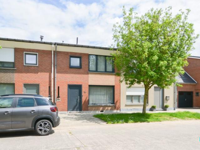 Rustig gelegen ééngezinswoning met garage te Izegem