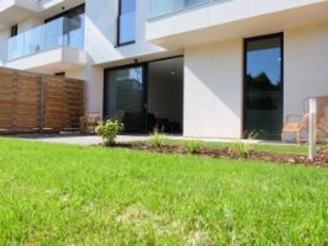 Rustig gelegen gelijkvloers appartement in een prachtige.
