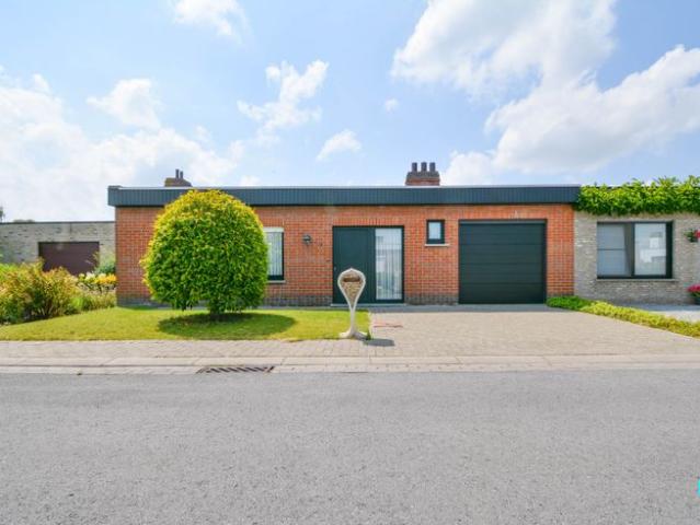Rustig gelegen, gelijkvloerse woning te Roeselare