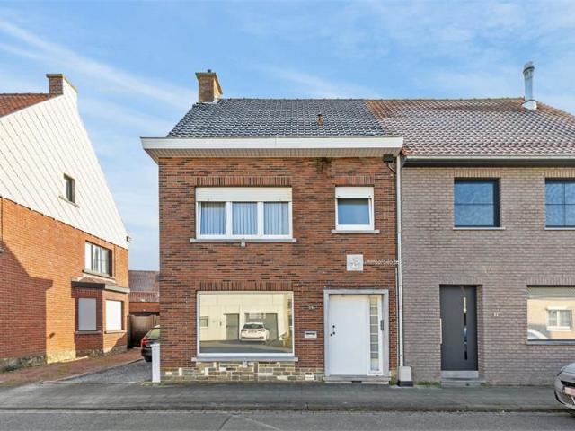 Charmante halfopen woning met veel potentieel