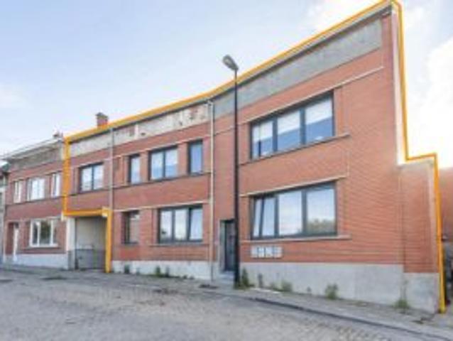 Rustig gelegen opbrengsteigendom met 4 appartementen!