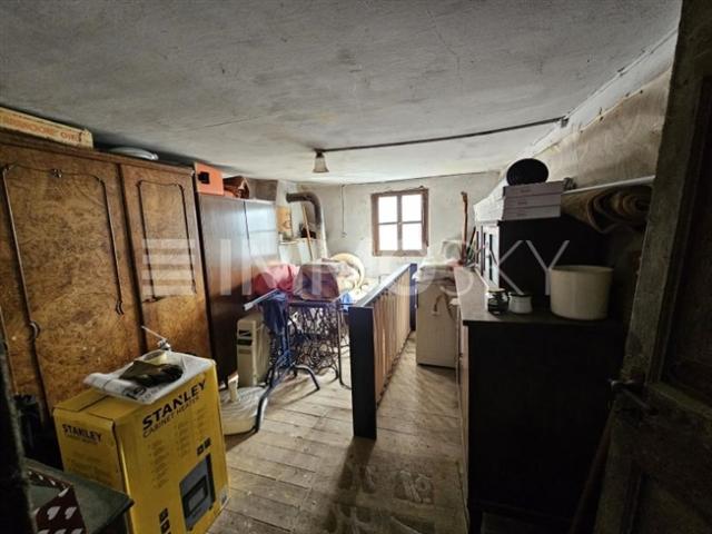 Rustikal wird in Malvaglia restauriert