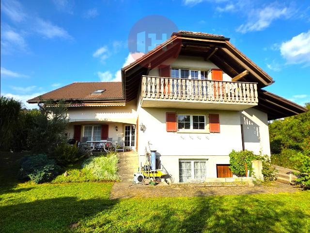 RUSTIKALES EINFAMILIENHAUS MIT WEITSICHT FÜR DIE FAMILIE!