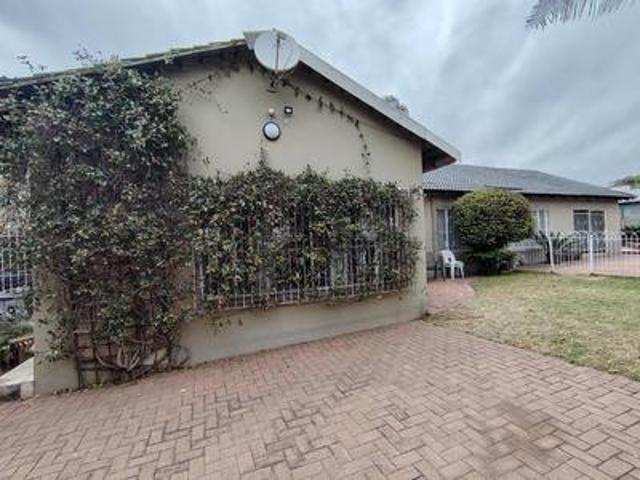 rustivia 4 bed / flatlet!