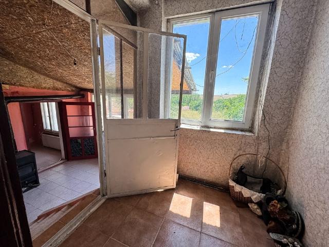Urokliwy dom 90 m² z ogrodem i meblami, gotowy do zamieszkania